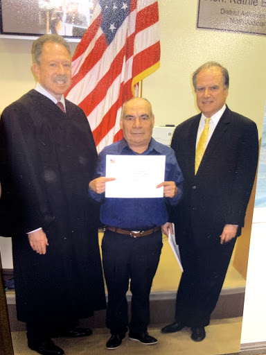 Mejor Notaría Hispanic Hug