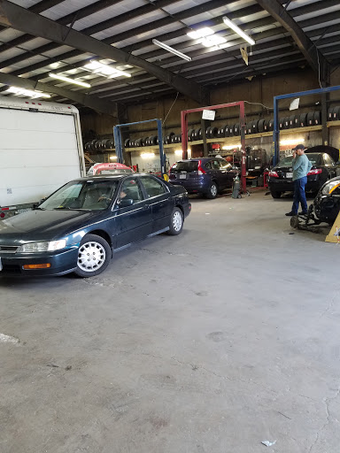 Auto Repair Shop «Ashu Auto Repair and Body Shop», reviews and photos, 2515 Shirlington Rd, Arlington, VA 22206, USA