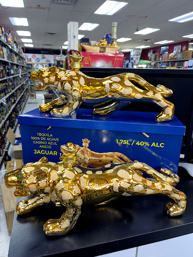 Liquor Store «Royal Liquor & Wine», reviews and photos, 1015 N Randall Rd, Elgin, IL 60123, USA