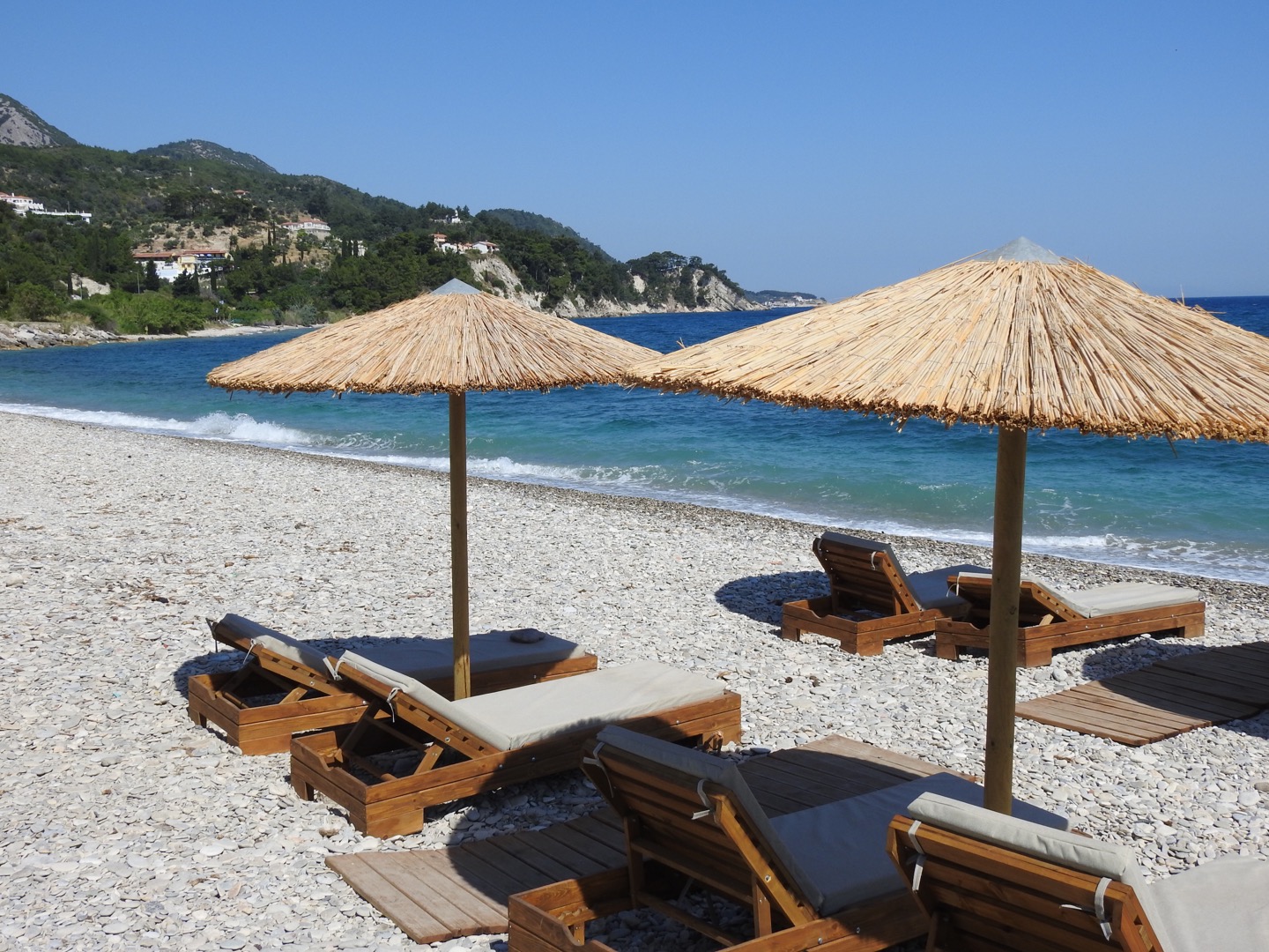 Paralia Kokkari II的照片 背靠悬崖