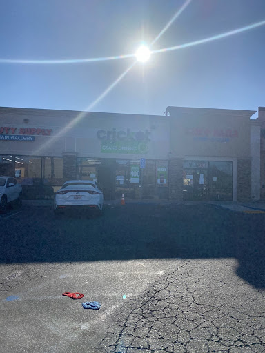 Cell Phone Store «Cricket Wireless Authorized Retailer», reviews and photos, 795 Long Beach Blvd, Long Beach, CA 90813, USA