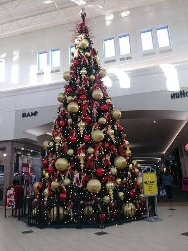 Shopping Mall «Kennedy Mall», reviews and photos, 555 John F Kennedy Rd, Dubuque, IA 52002, USA