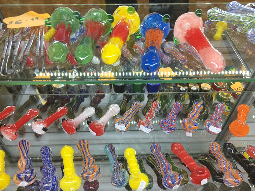 Tobacco Shop «AW Smoke Shop», reviews and photos, 2095 N Dobson Rd #1, Chandler, AZ 85224, USA