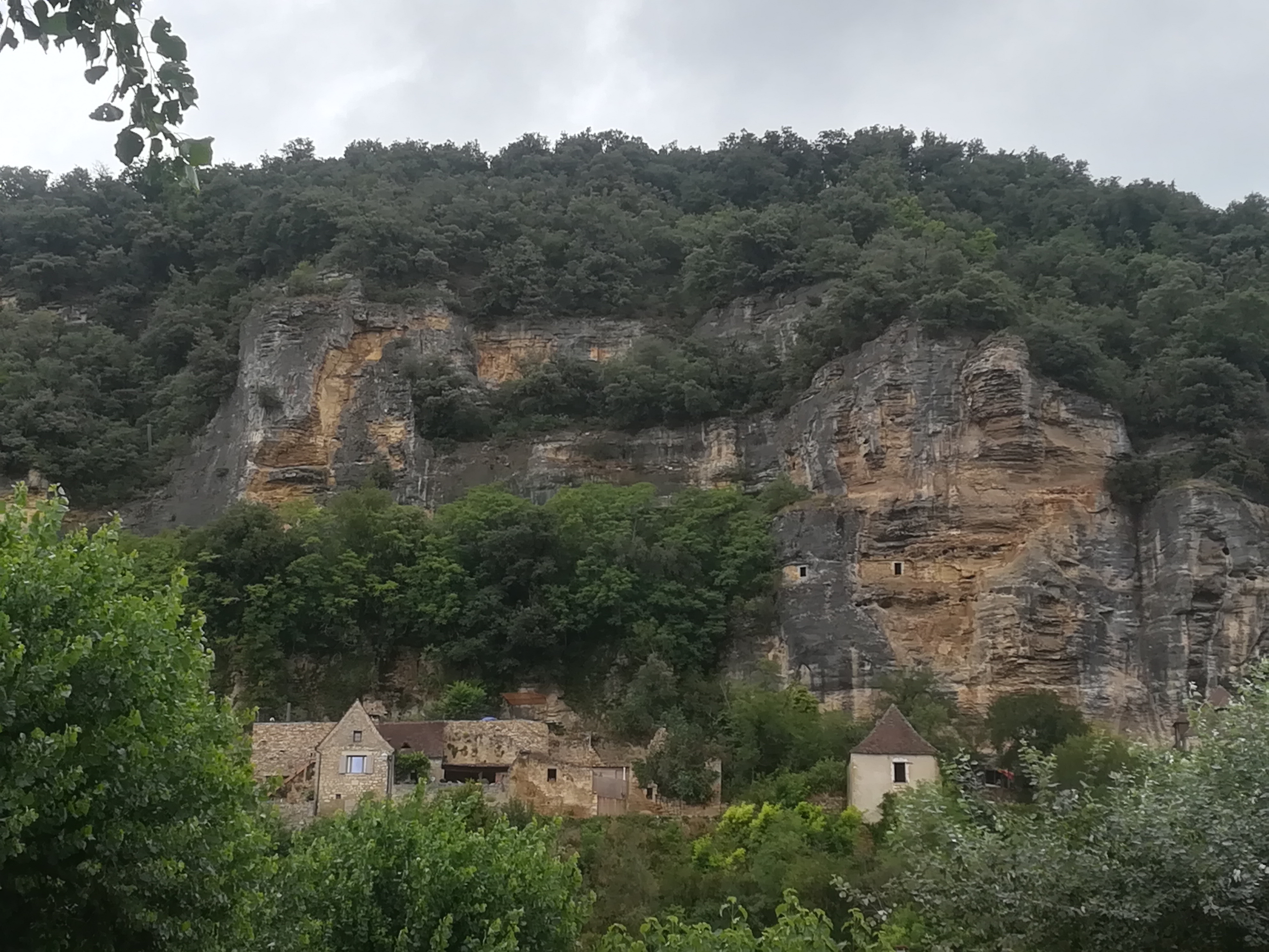 Photo n° 2 de l'avis de buggyra13. fait le 10/08/2018 à 13:06