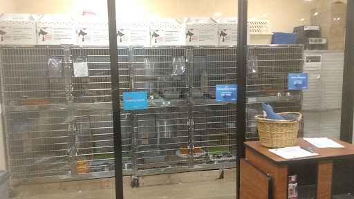 Pet Supply Store «PetSmart», reviews and photos, 11501 Metcalf Ave, Overland Park, KS 66210, USA