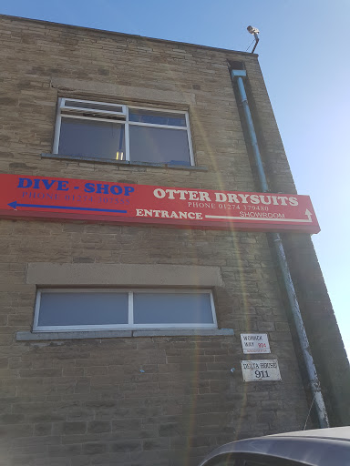 Diving shops in Leeds