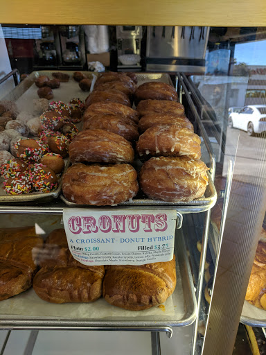 Donut Shop «Superior Donuts», reviews and photos, 13532 Lakewood Blvd, Bellflower, CA 90706, USA