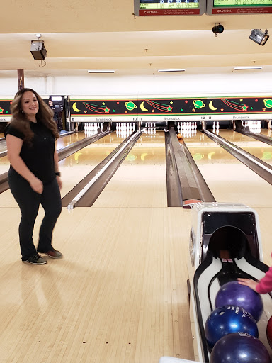 Bowling Alley «Wood Dale Bowl», reviews and photos, 155 E Irving Park Rd, Wood Dale, IL 60191, USA