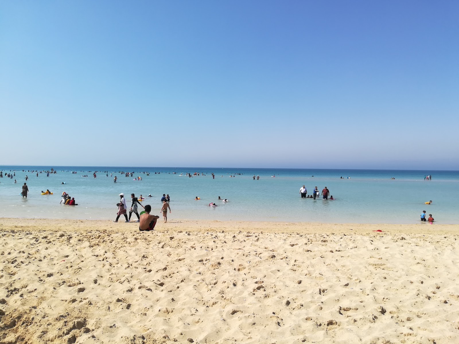Foto av Pearl Sidr Beach med beige sand yta