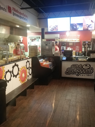 Donut Shop «Mini Doughnut Factory», reviews and photos, 2109 S Dale Mabry Hwy, Tampa, FL 33629, USA