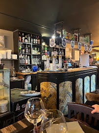 Atmosphère du Bar-restaurant à huîtres La Bourriche Wimereusienne à Wimereux - n°9