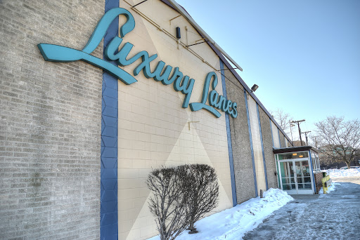 Bowling Alley «Luxury Lanes & Lounge Inc», reviews and photos, 600 E 9 Mile Rd, Ferndale, MI 48220, USA