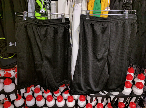 Sporting Goods Store «Play It Again Sports - Mount Pleasant», reviews and photos, 1035 Johnnie Dodds Blvd, Mt Pleasant, SC 29464, USA