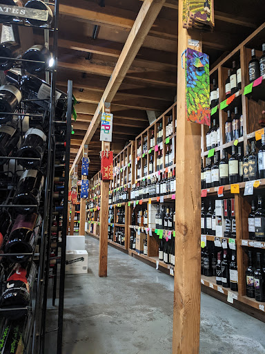 Liquor Store «Tip Top Liquor Warehouse», reviews and photos, 90 Dry Creek Rd, Healdsburg, CA 95448, USA