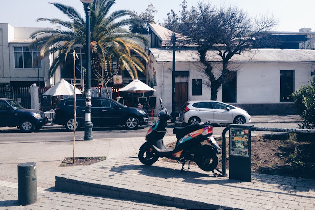 Opiniones de Metropolitana de Santiago Scooters - moto rental en La Cruz - Tienda de motocicletas