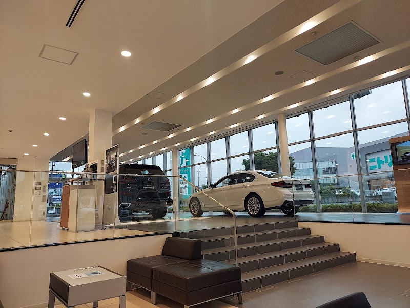 Murauchi BMW 八王子本店 新車ショールーム／BMW Premium Selection