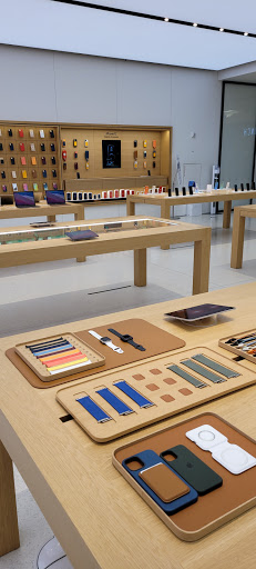 Computer Store «Apple Orland Square Mall», reviews and photos, 428 Orland Square Dr, Orland Park, IL 60462, USA