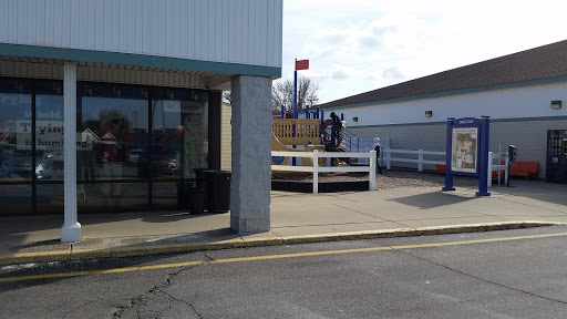 Sportswear Store «Columbia Sportswear Outlet Store at Lighthouse Place Premium Outlets», reviews and photos, 1710 Lighthouse Pl, Michigan City, IN 46360, USA