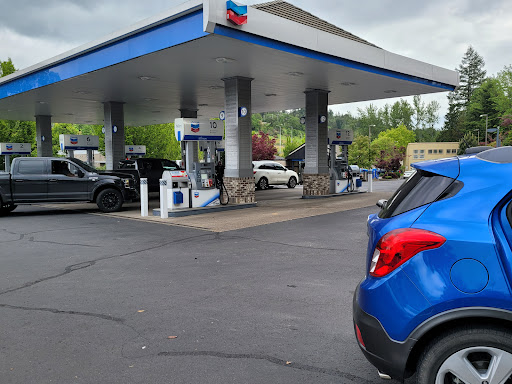 Gas Station «Chevron West Linn», reviews and photos, 2115 8th Ct, West Linn, OR 97068, USA