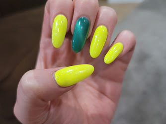 Q Nails