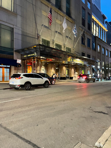 Department Store «Nordstrom Rack Chicago Avenue», reviews and photos, 101 E Chicago Ave, Chicago, IL 60611, USA