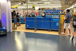 Smyths Toys Superstore Zürich-Spreitenbach image