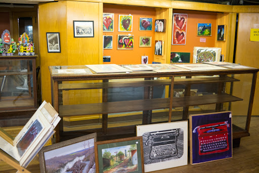 Antique Store «Downtown Antiques Mall», reviews and photos, 1 Court Square, West Plains, MO 65775, USA