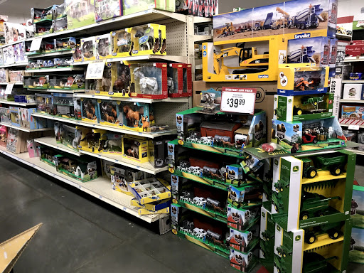 Home Improvement Store «Tractor Supply Co.», reviews and photos, 2000 N 1st St, Dixon, CA 95620, USA