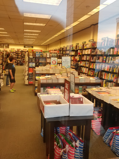 Book Store «Barnes & Noble», reviews and photos, 1424 Union Tpke, New Hyde Park, NY 11040, USA