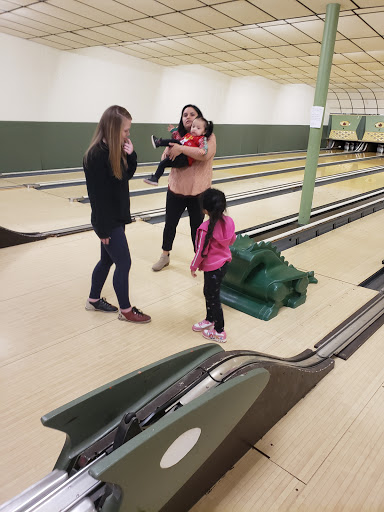 Bowling Alley «ICC Bowlatorium and Gymnasium», reviews and photos, 2701 S 25th St, Omaha, NE 68105, USA