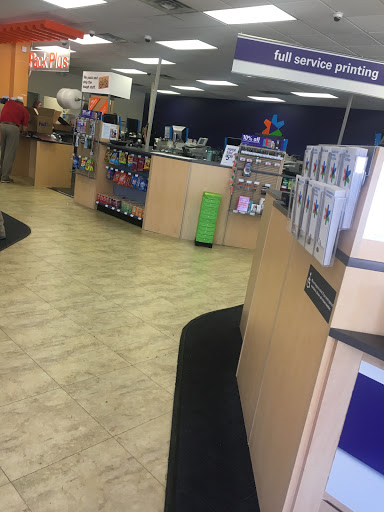 Print Shop «FedEx Office Print & Ship Center», reviews and photos, 4568 Belt Line Rd, Addison, TX 75001, USA