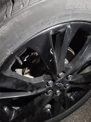 Tire Shop «Discount Tire Store - Schaumburg, IL», reviews and photos, 400 W Higgins Rd, Schaumburg, IL 60195, USA