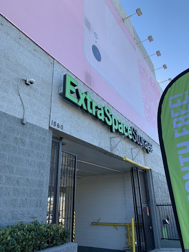 Storage Facility «Extra Space Storage», reviews and photos, 1860 Vine St, Los Angeles, CA 90028, USA