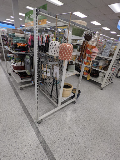 Clothing Store «Ross Dress for Less», reviews and photos, 352 S College Rd, Wilmington, NC 28403, USA