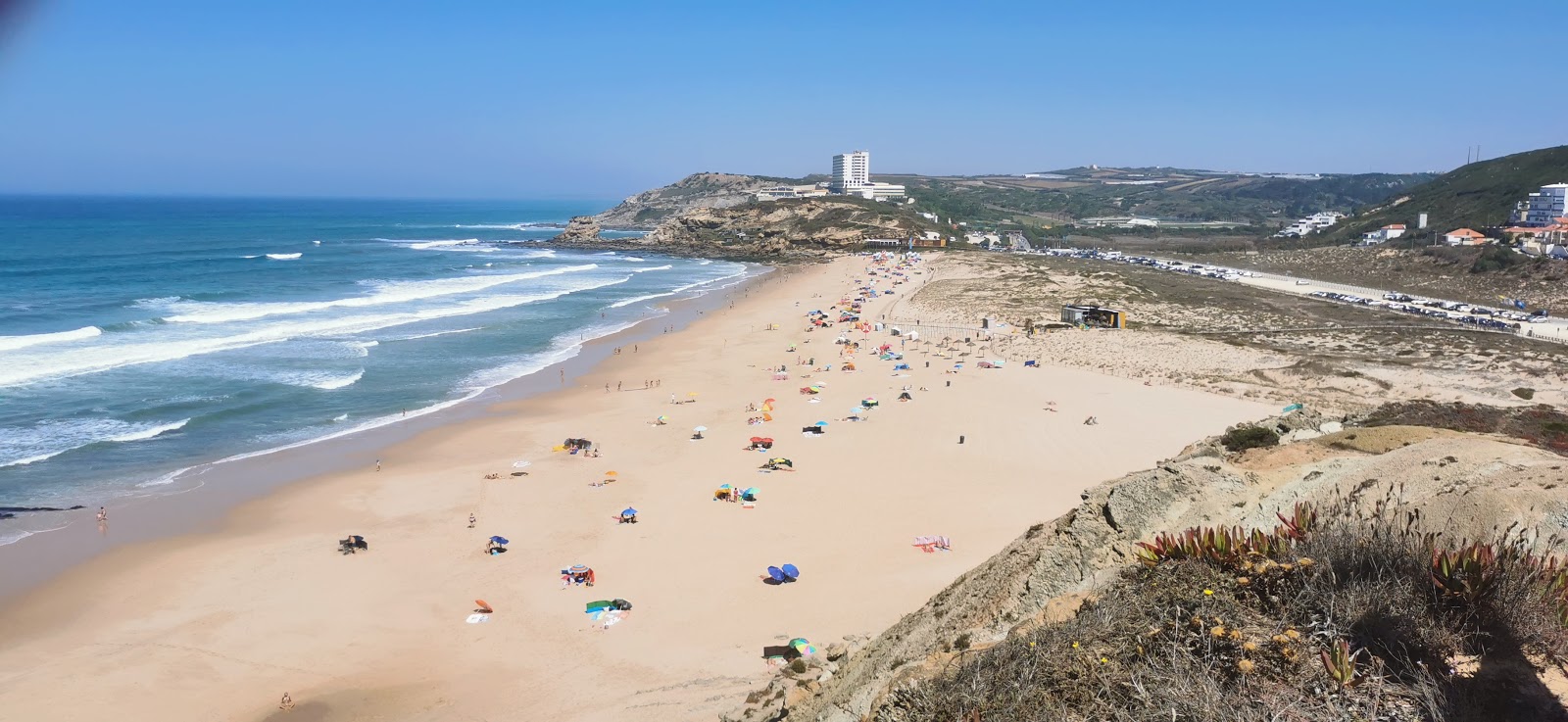 Φωτογραφία του Praia de Santa Rita με μακρά ευθεία ακτή