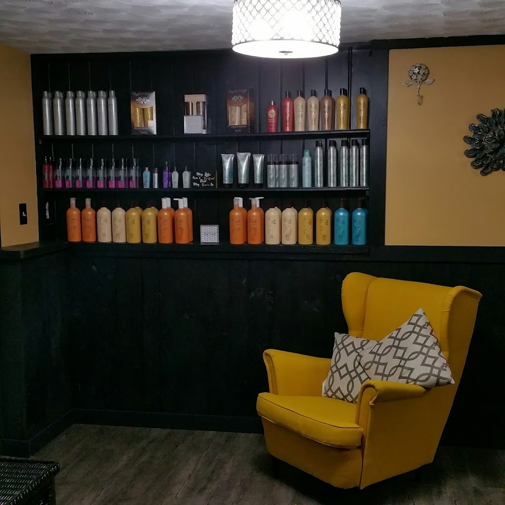 Kat's Hair Studio 04084