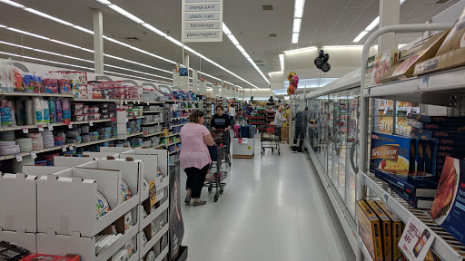 Supermarket «Hy-Vee», reviews and photos, 7101 University Ave, Windsor Heights, IA 50324, USA