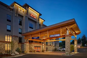 Hampton Inn & Suites Roseburg image