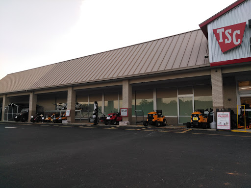 Home Improvement Store «Tractor Supply Co.», reviews and photos, 868 S Main St #100, Cleveland, GA 30528, USA