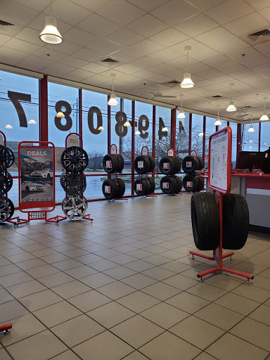 Tire Shop «Discount Tire Store - Lebanon, TN», reviews and photos, 613 S Cumberland St, Lebanon, TN 37087, USA