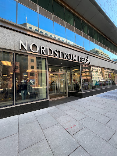 Department Store «Nordstrom Rack Downtown DC», reviews and photos, 1800 L St NW, Washington, DC 20036, USA