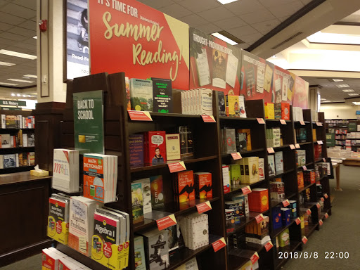 Book Store «Barnes & Noble», reviews and photos, 960 S Colorado Blvd, Glendale, CO 80246, USA
