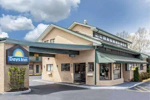 Days Inn by Wyndham Woodbury Long Island image