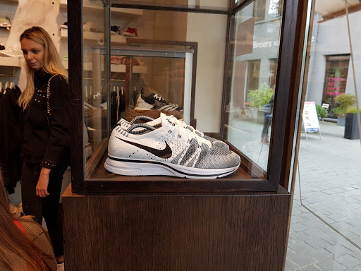 Stores to buy sneakers Antwerp