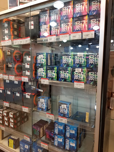 Electronics Store «Micro Center», reviews and photos, 550 Lancaster Ave, St Davids, PA 19087, USA