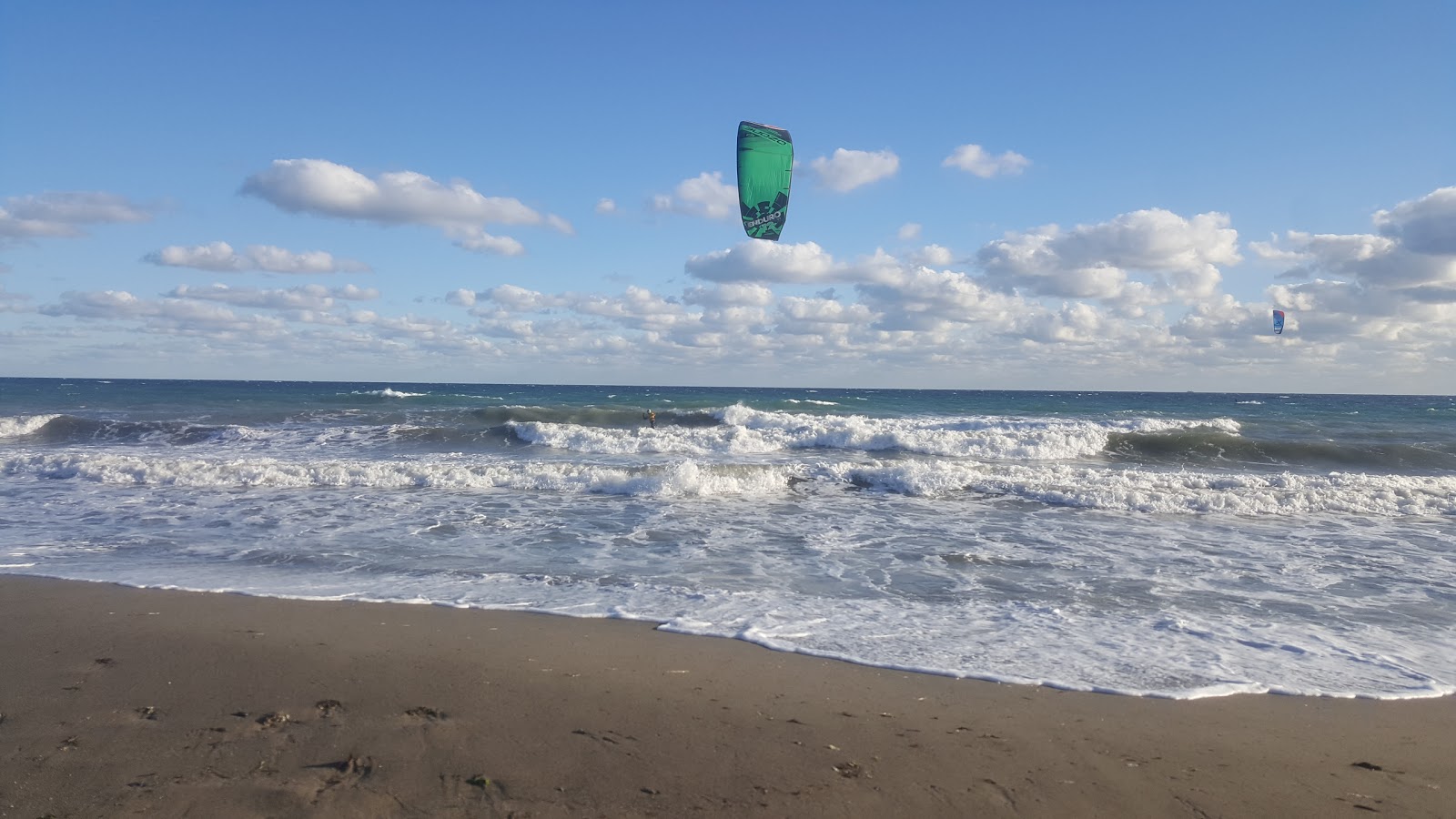 Foto van Playa Guadalmansa 2 met ruim strand