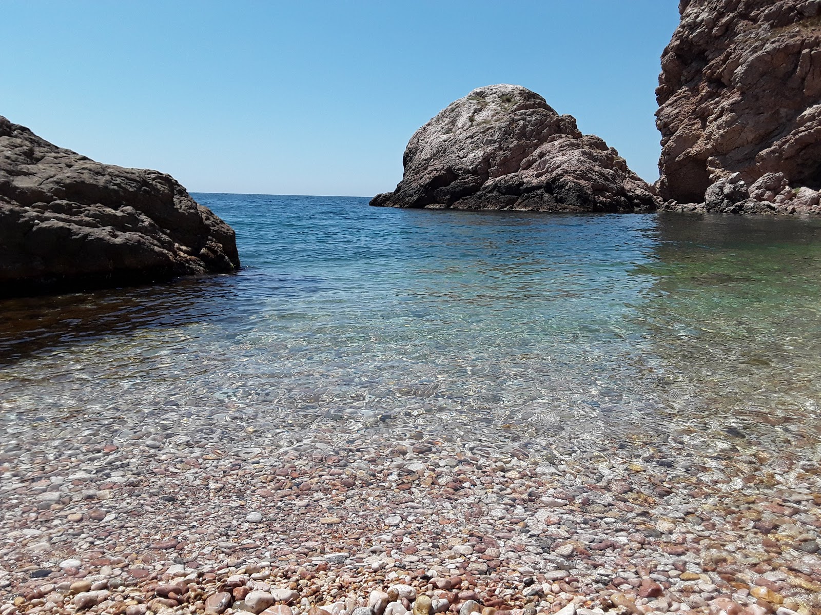 Φωτογραφία του Παραλία Βασίλης με μια ευρύχωρη ακτογραμμή