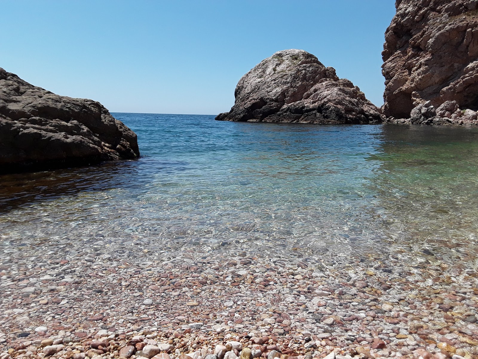 Fotografija Plaža Vasili z turkizna čista voda površino