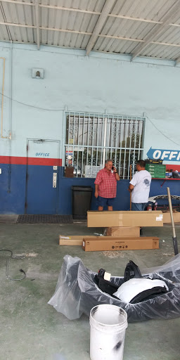 Auto Body Shop «Advanced Body & Frame», reviews and photos, 3041 E 10th Ave, Hialeah, FL 33013, USA