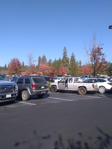 Shopping Mall «Pine Creek Shopping Center», reviews and photos, 692 Freeman Ln, Grass Valley, CA 95949, USA